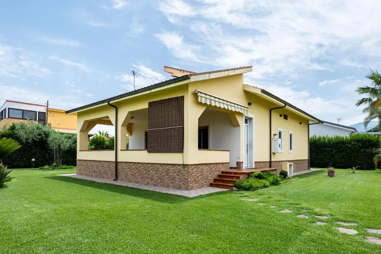 Villa Alma Campofelice Di Roccella 0*,  İtalya